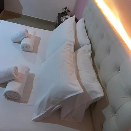 Apart-hotel Castle View Serenity -- *